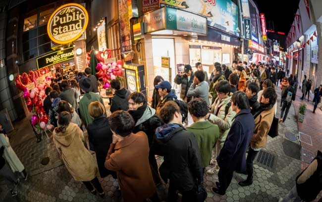 The Public stand 横浜西口店